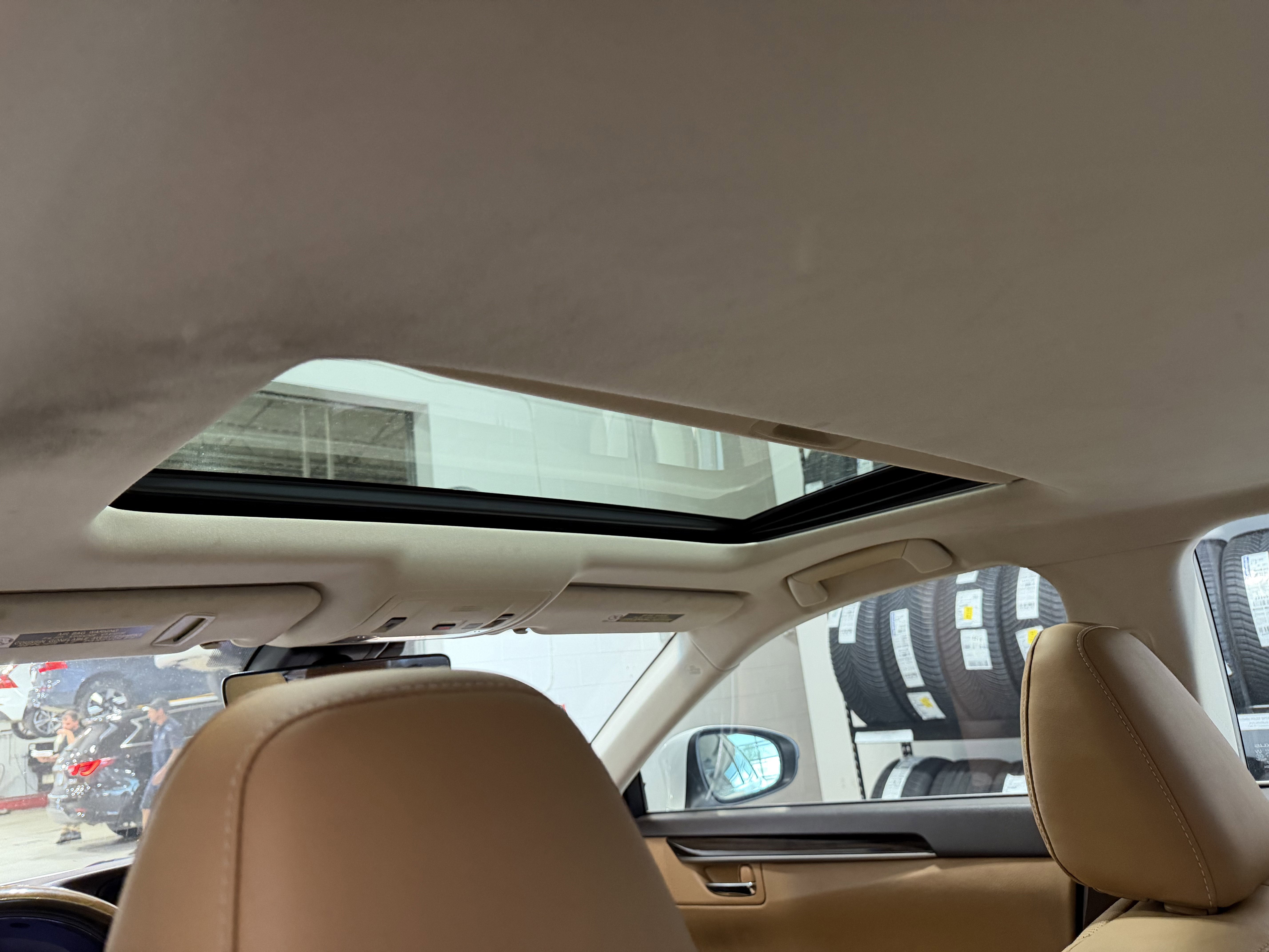 Used 2016 Lexus ES 350 w/ Luxury Package w/Wood Trim FWD image 29