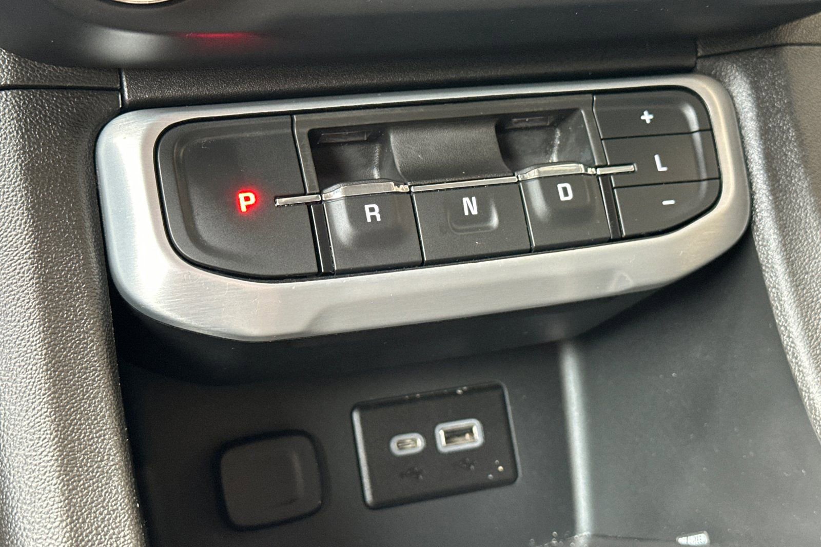 Certified 2022 GMC Acadia SLE image 29