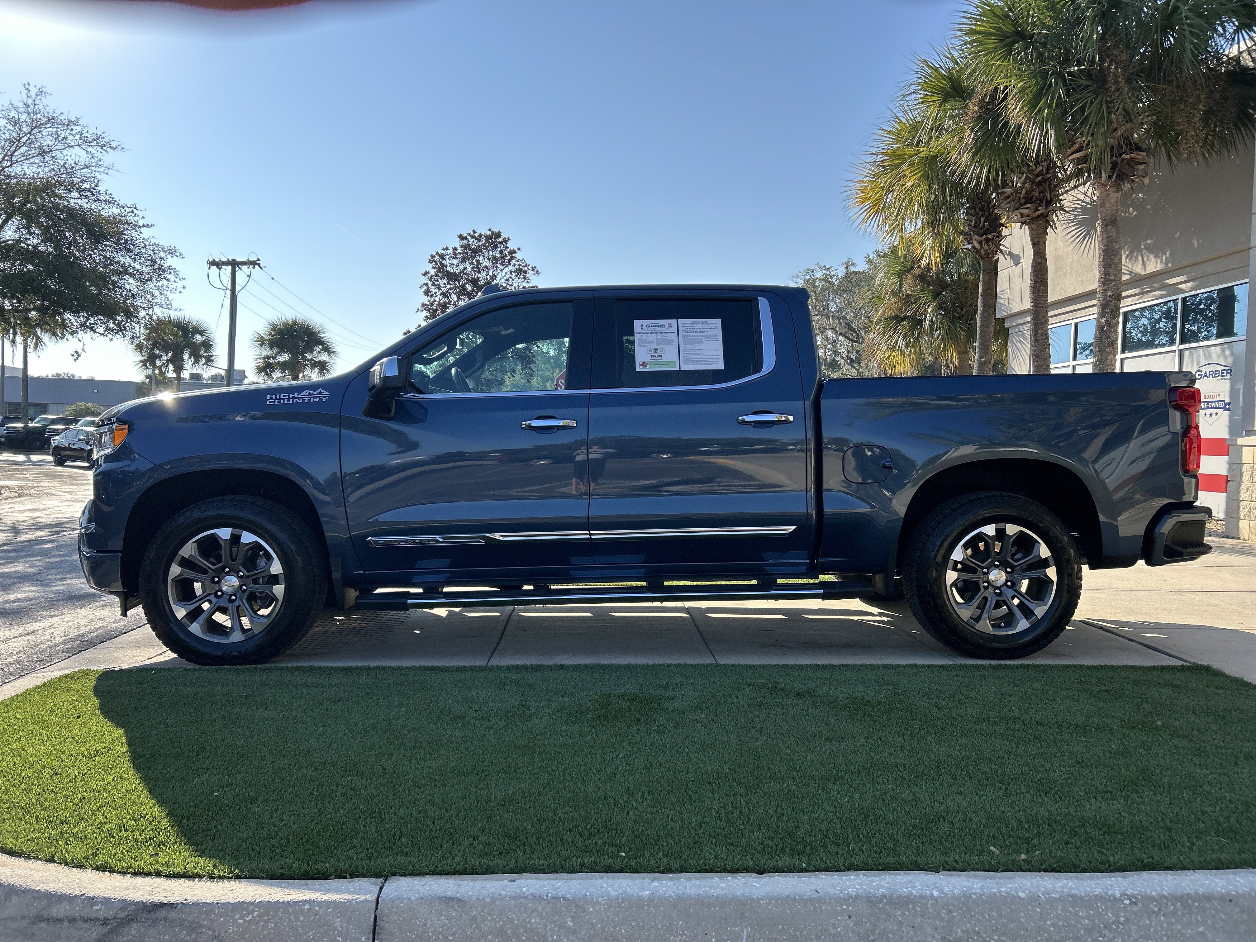Used 2024 Chevrolet Silverado 1500 High Country w/ Z71 Off-Road Package image 4