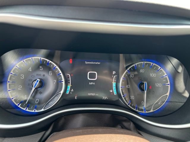 Used 2020 Chrysler Pacifica Touring-L Plus w/ Tire & Wheel Group FWD image 11