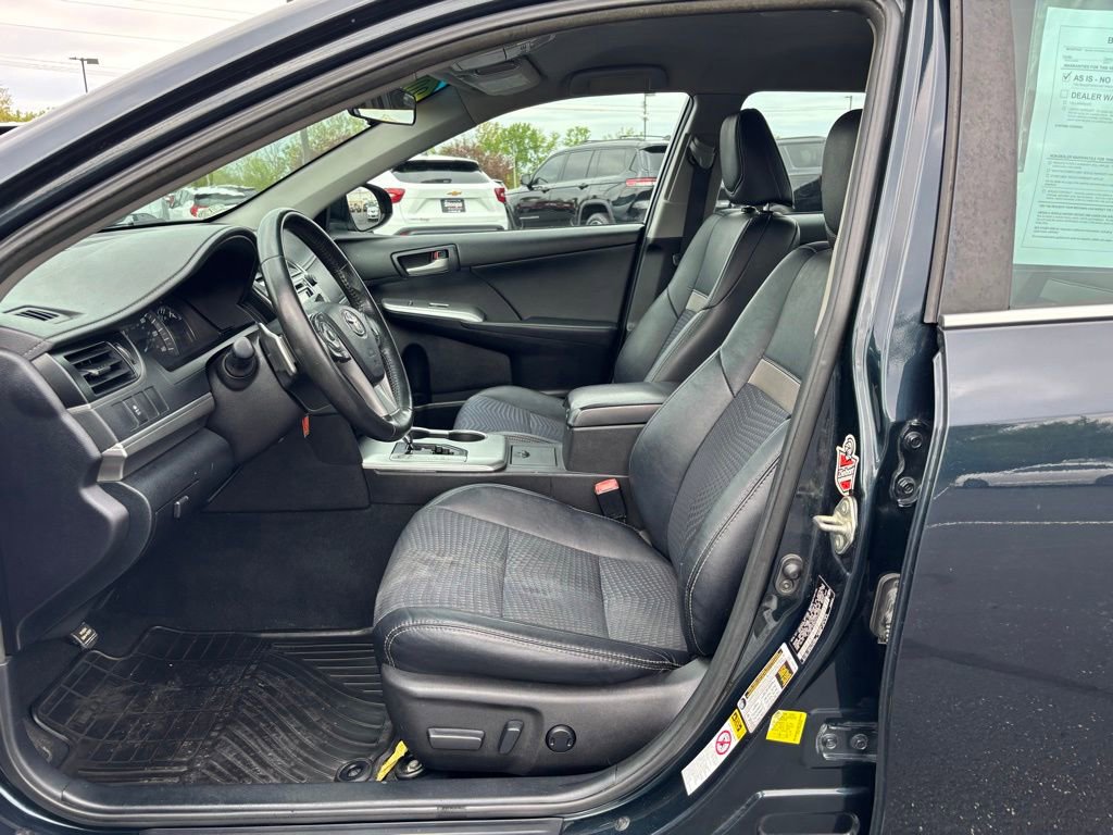 Used 2014 Toyota Camry SE w/ Protection Package FWD image 12