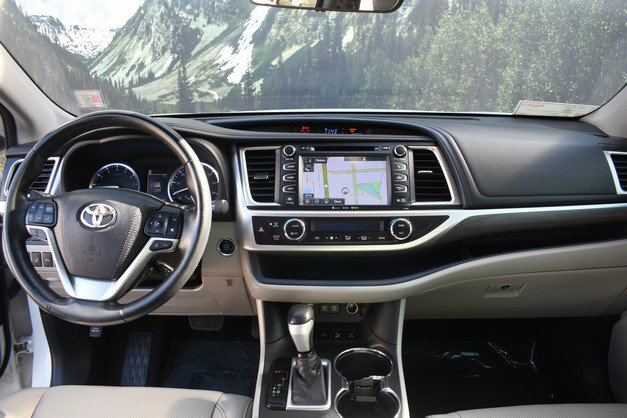 Certified 2018 Toyota Highlander Limited Platinum w/ Carpet Mat Package (TMS) AWD/4WD image 18