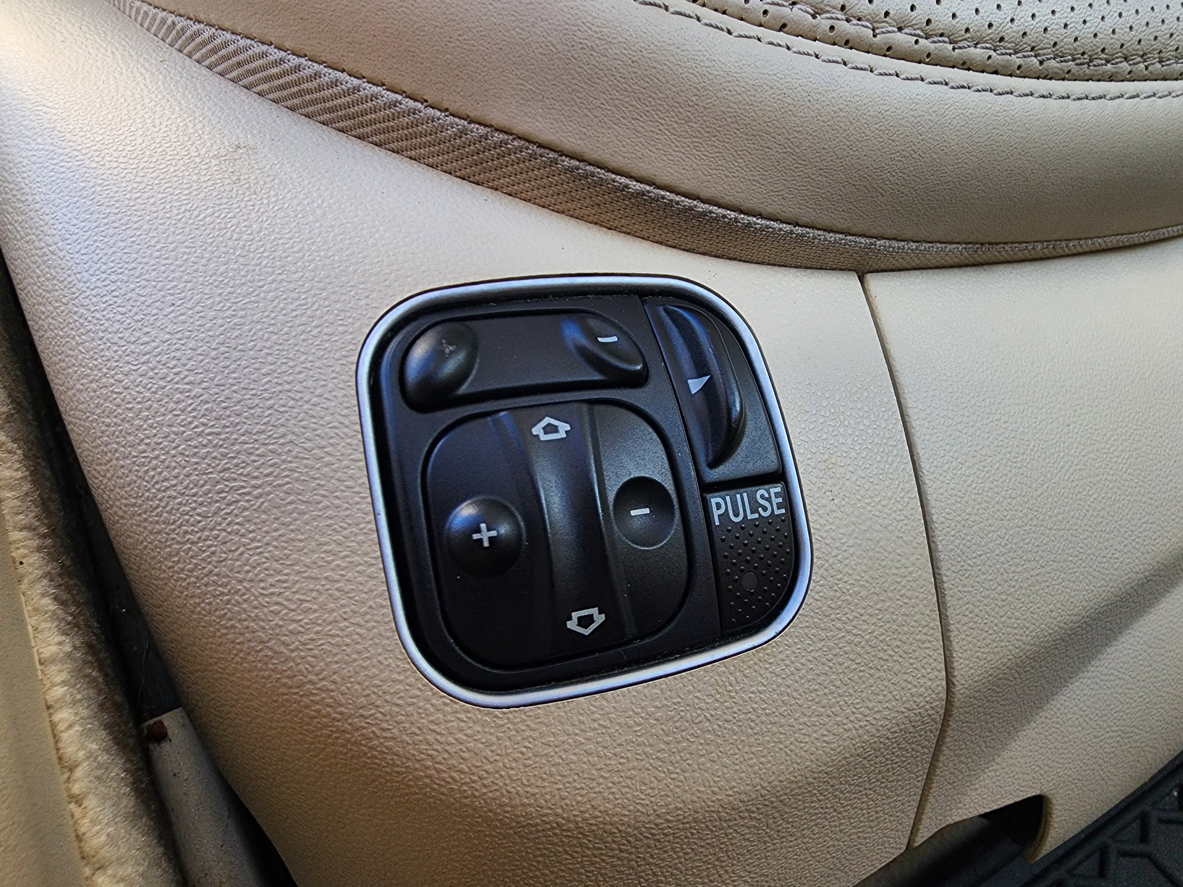 Used 2004 Mercedes-Benz SL 600 image 15