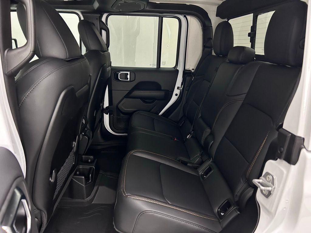 New 2025 Jeep Gladiator Sport image 18