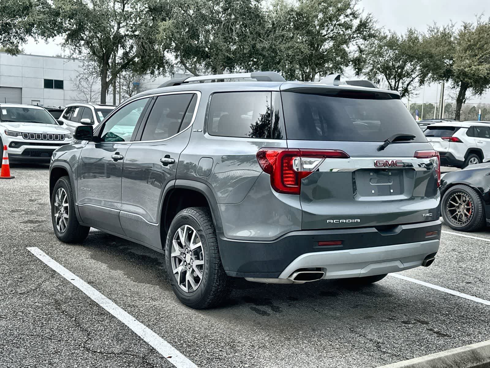 Used 2020 GMC Acadia SLE w/ Driver Convenience Package image 6