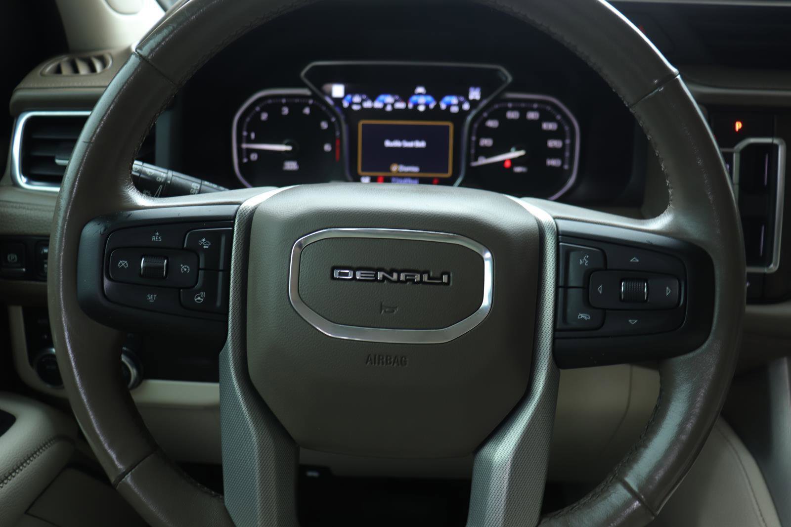Used 2021 GMC Yukon Denali w/ Denali Premium Package image 31