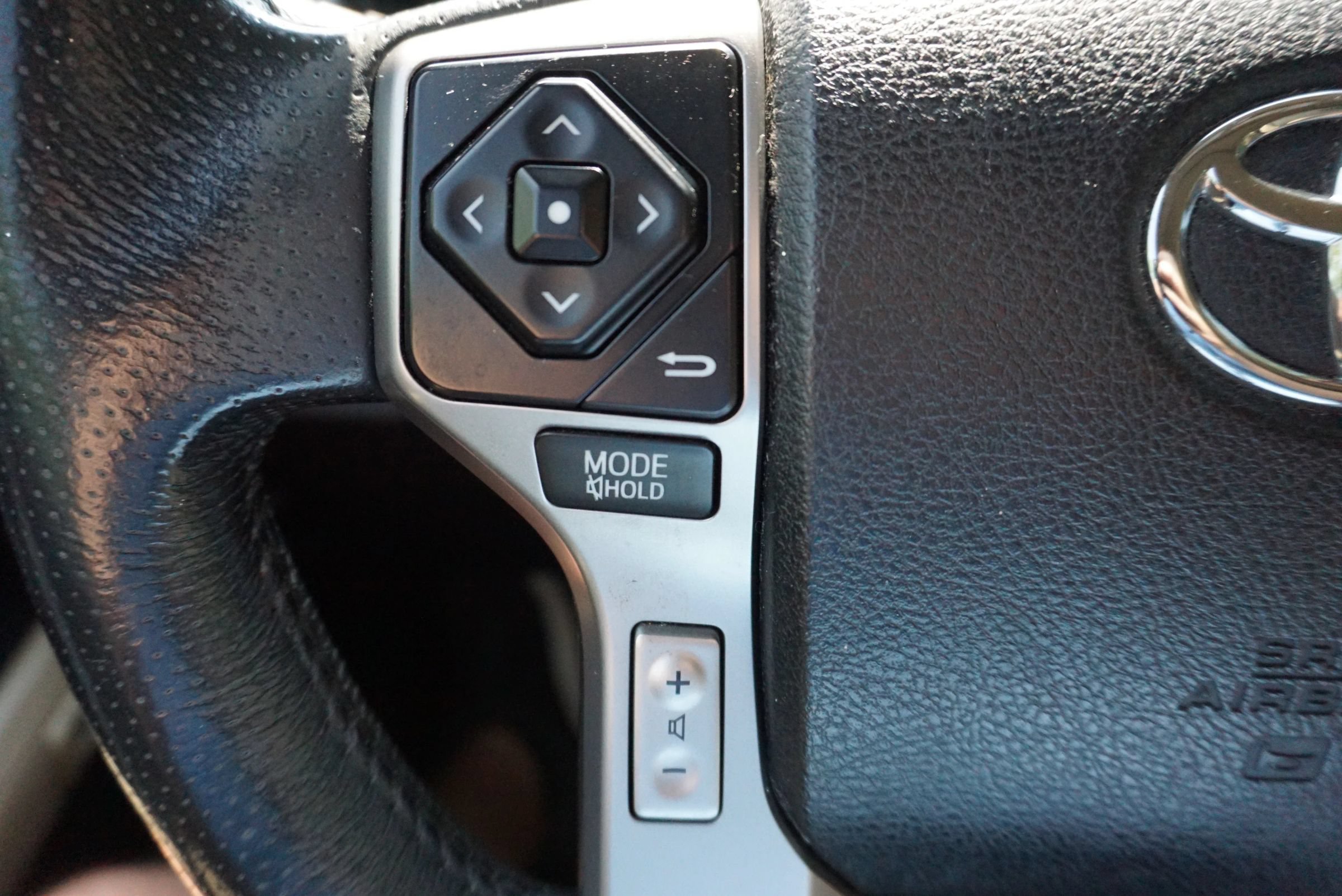Used 2016 Toyota 4Runner Limited AWD/4WD image 28