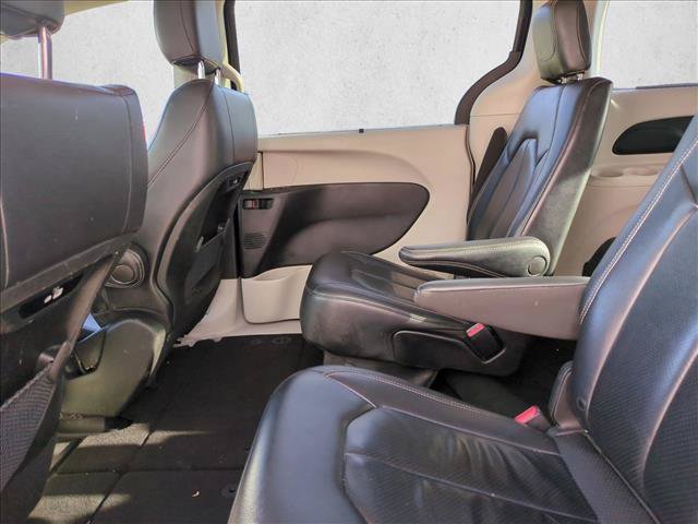Used 2022 Chrysler Pacifica Touring-L FWD image 17