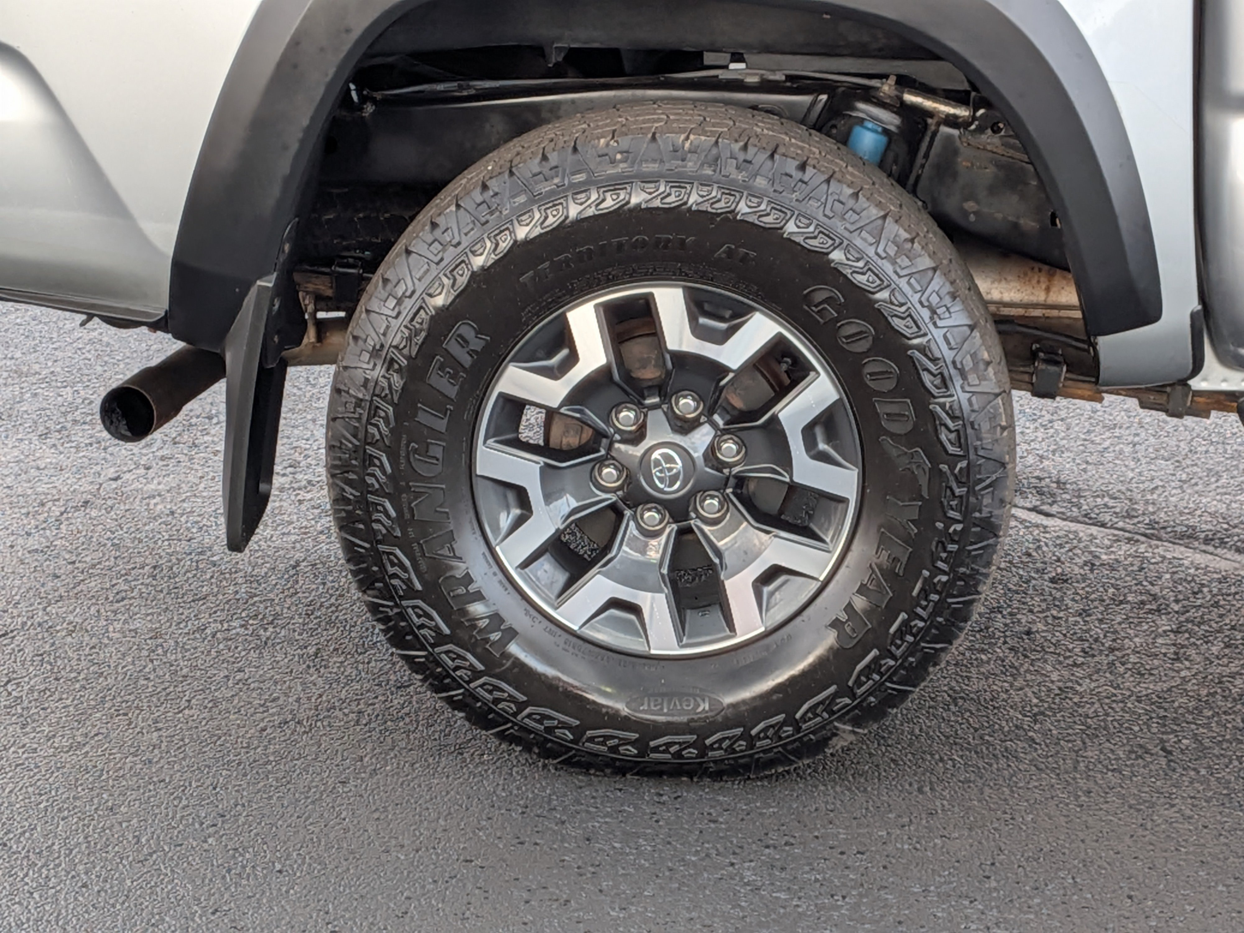 Certified 2022 Toyota Tacoma TRD Off-Road w/ Technology Package AWD/4WD image 12