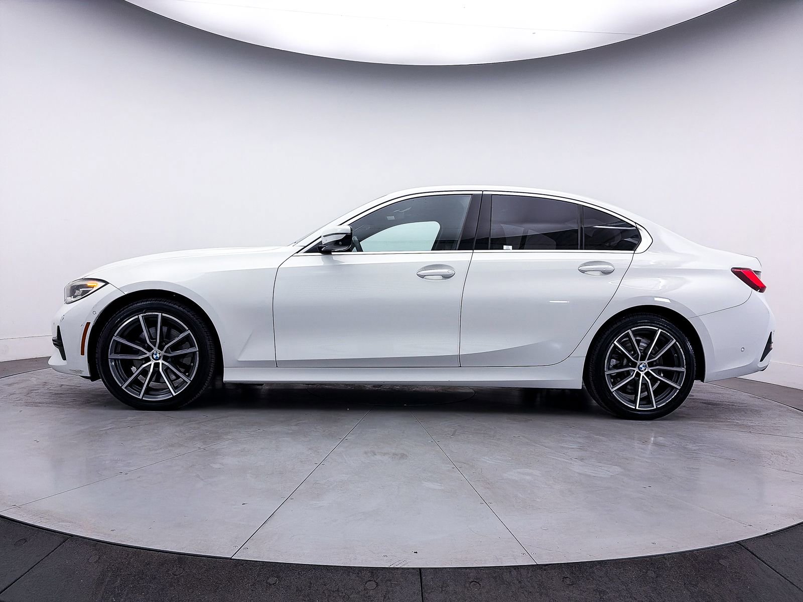 Used 2020 BMW 330i Sedan w/ Convenience Package RWD image 39
