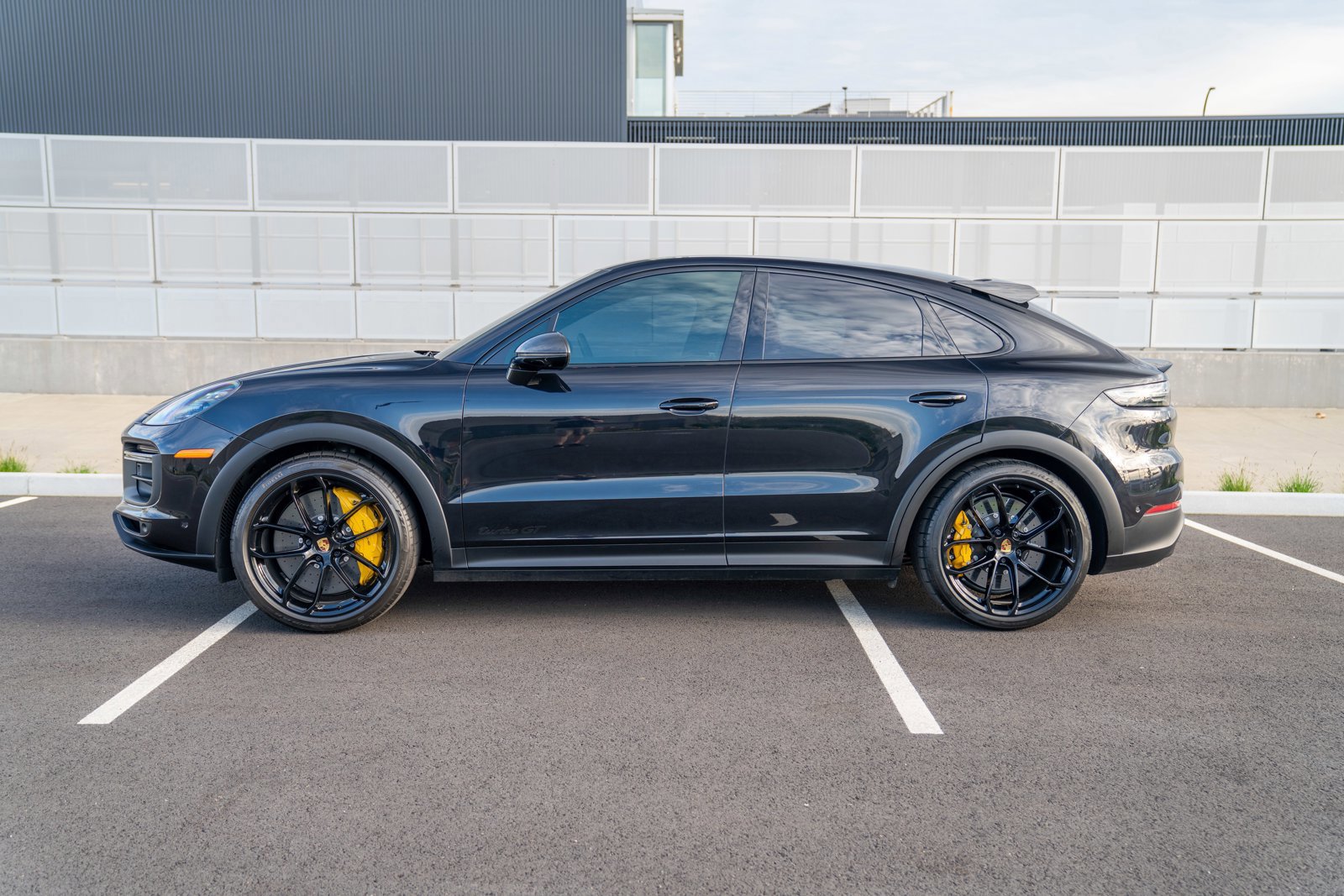 Certified 2022 Porsche Cayenne Turbo GT image 2
