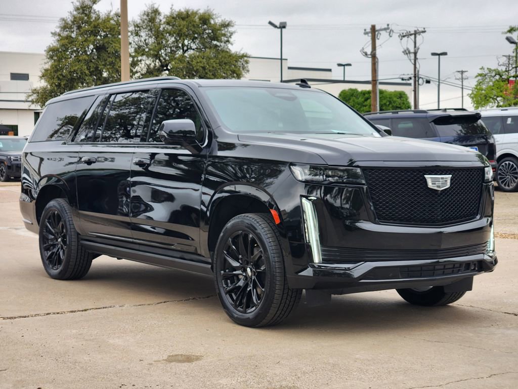 Used 2024 Cadillac Escalade ESV Sport Platinum w/ LPO, ONYX Package AWD/4WD image 3