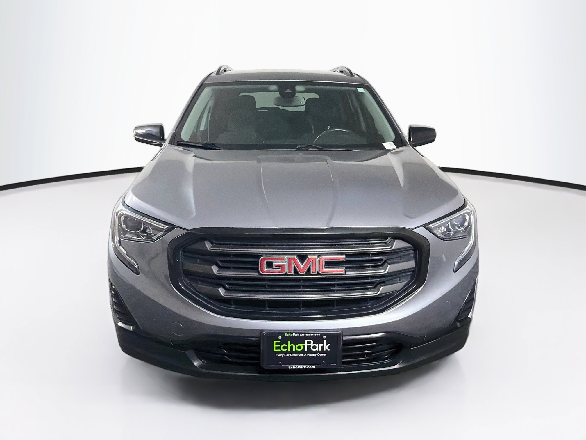 Used 2020 GMC Terrain SLE w/ Elevation Edition FWD image 2