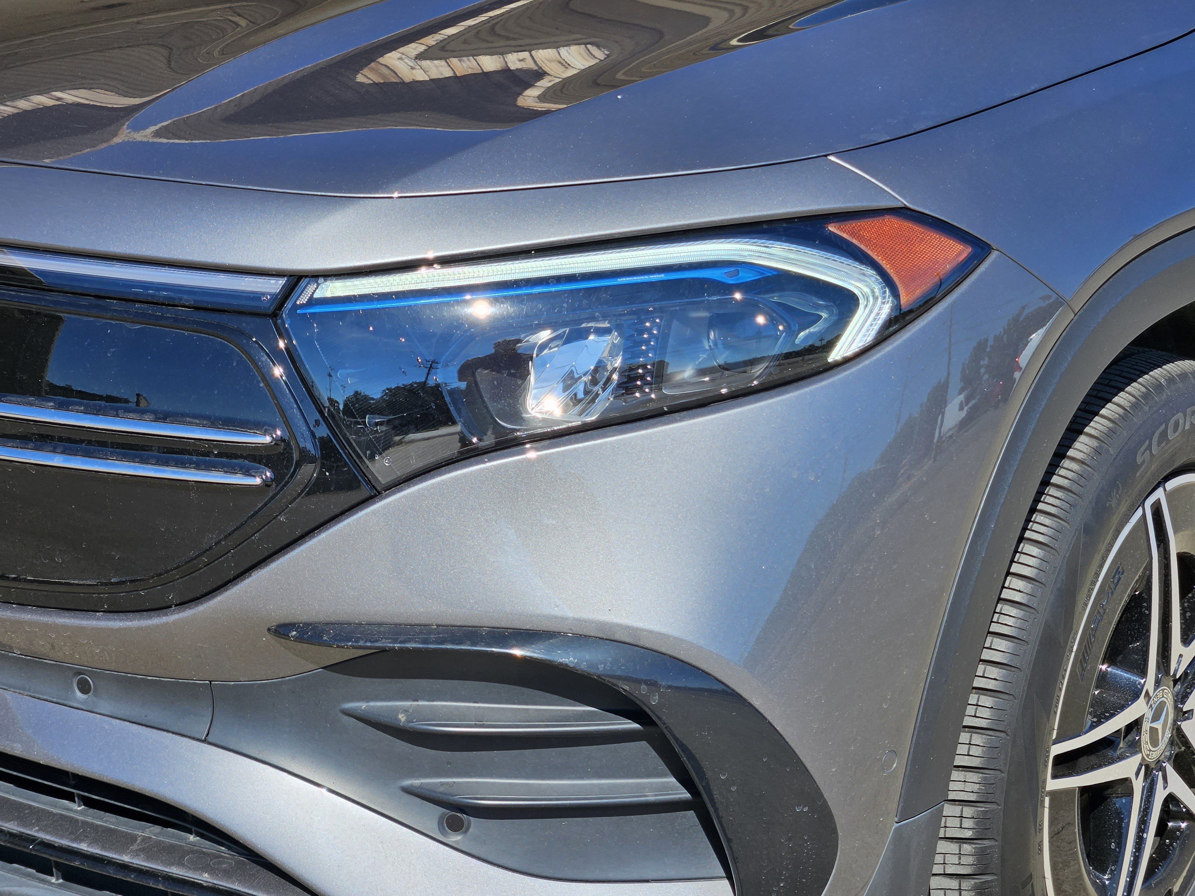 Used 2023 Mercedes-Benz EQB 300 4MATIC image 9