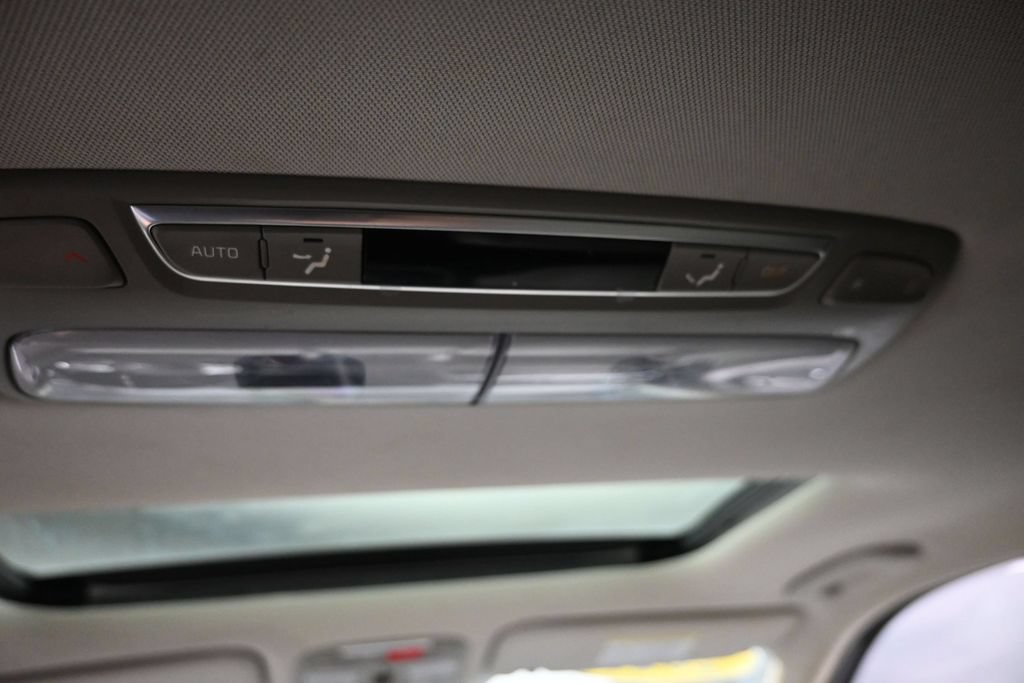 Used 2023 Kia Telluride S w/ S Sunroof Package FWD image 14