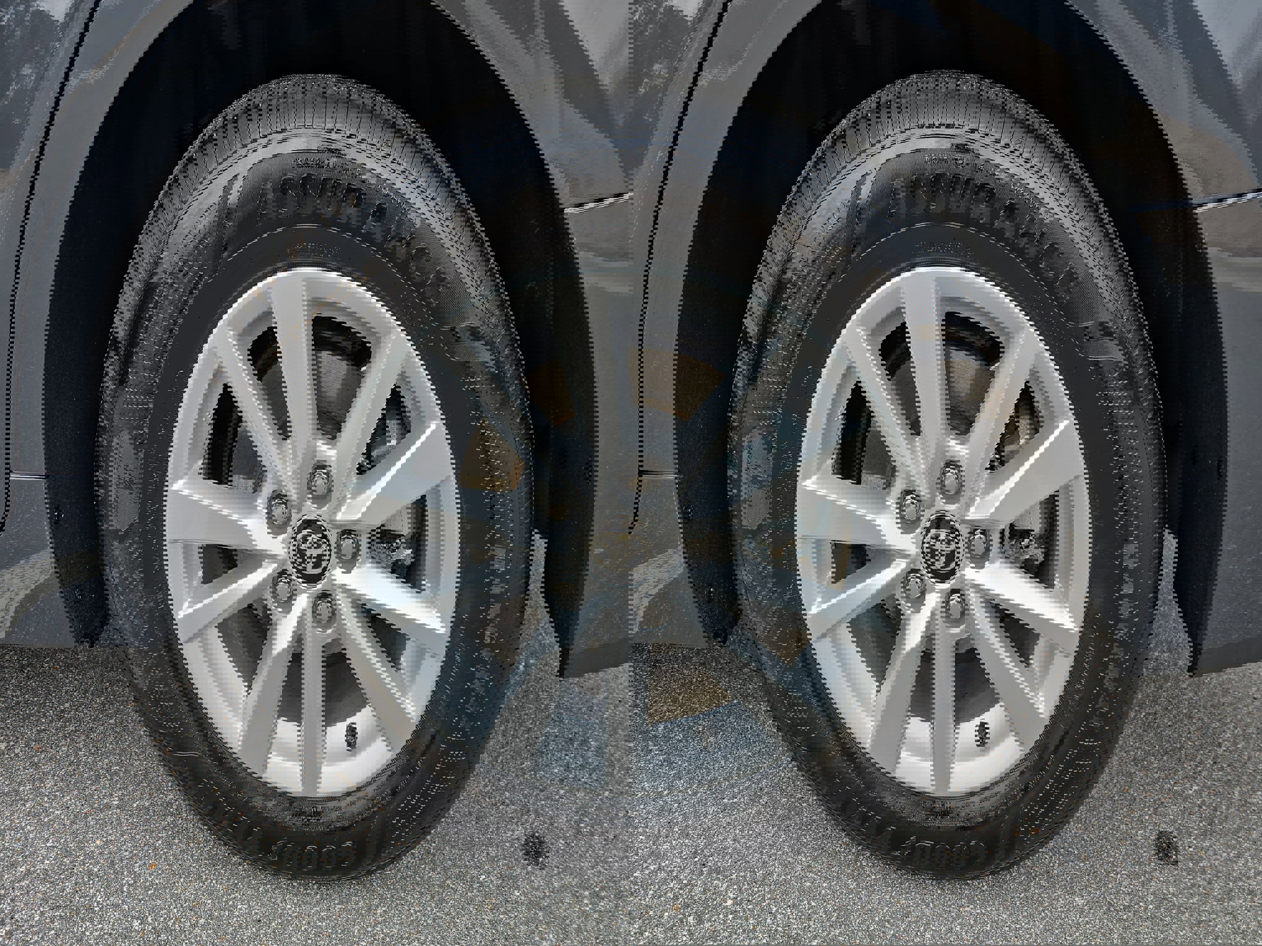 Used 2025 Toyota Camry LE image 32