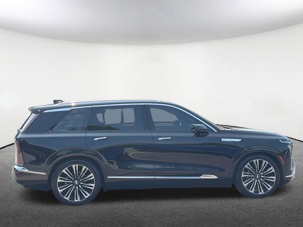 Certified 2026 Cadillac Vistiq Premium Luxury AWD/4WD image 21
