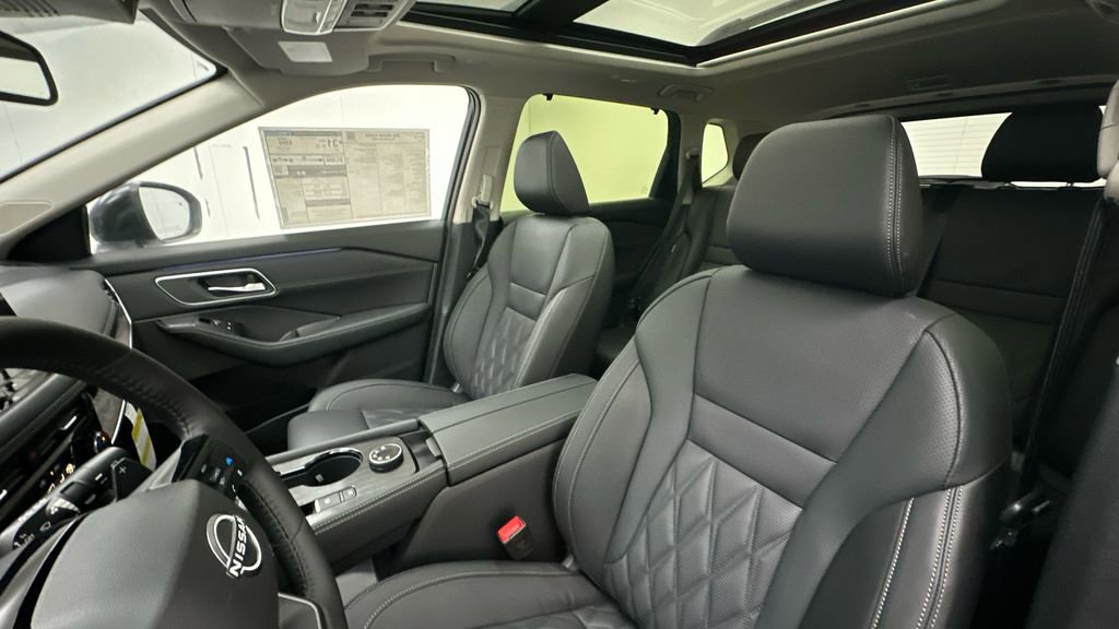 New 2026 Nissan Rogue Platinum image 9
