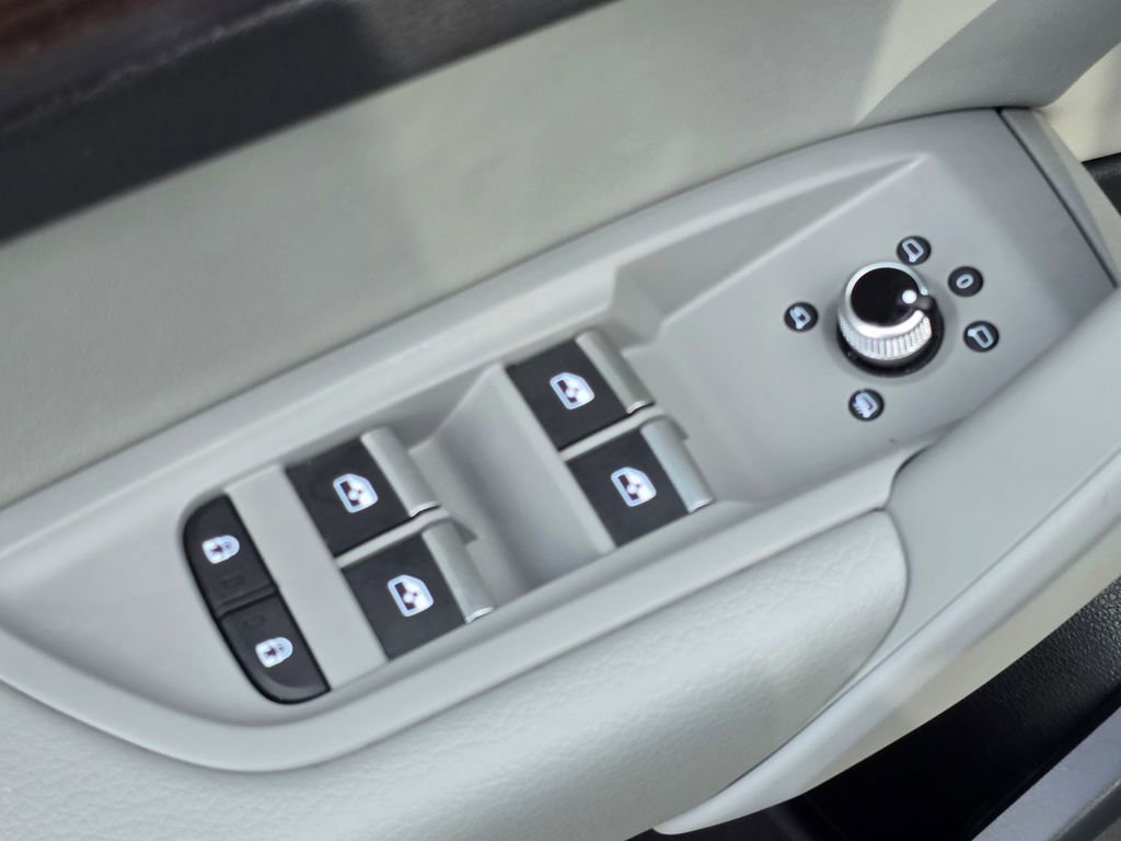 Used 2023 Audi Q5 2.0T Premium w/ Convenience Package image 17