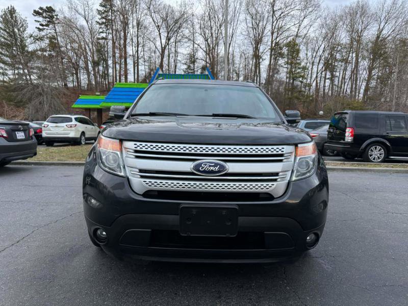 Used 2013 Ford Explorer XLT AWD/4WD image 2