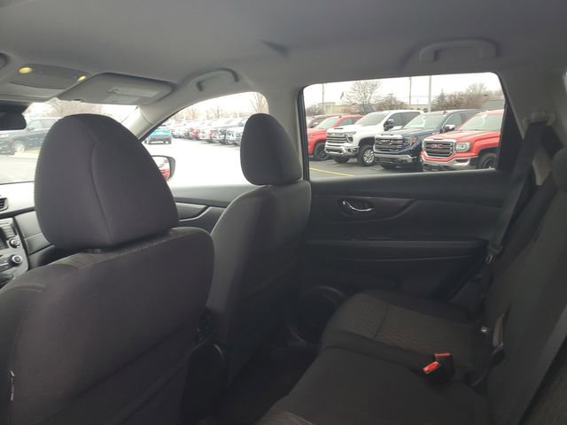 Used 2019 Nissan Rogue S image 9