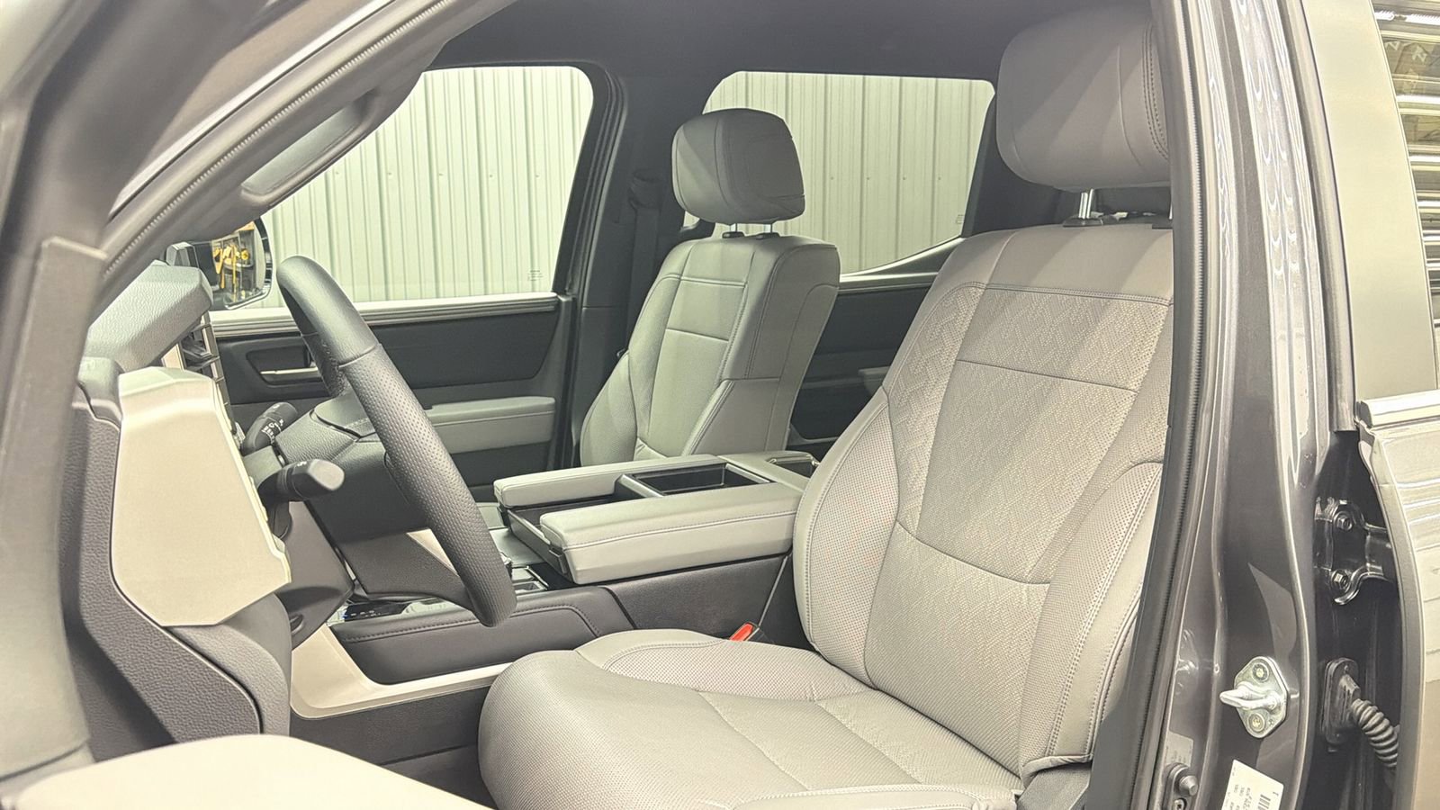 Used 2025 Toyota Tundra Limited image 31