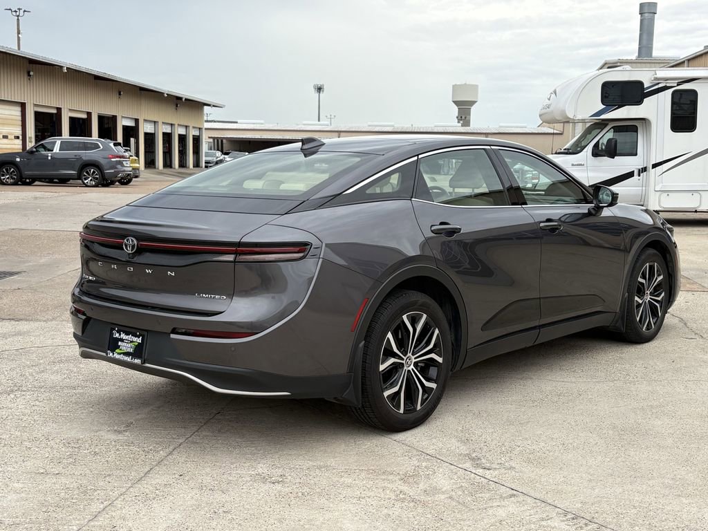 Used 2024 Toyota Crown Limited image 5