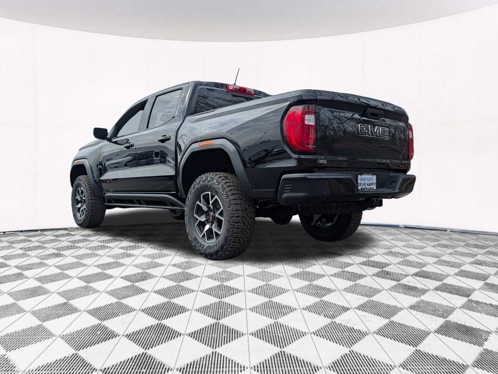 New 2026 GMC Canyon AT4X w/ LPO, Black Badging Package AWD/4WD image 14