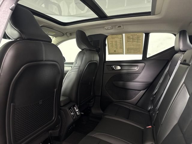 Used 2023 Volvo XC40 B5 Ultimate AWD/4WD image 29