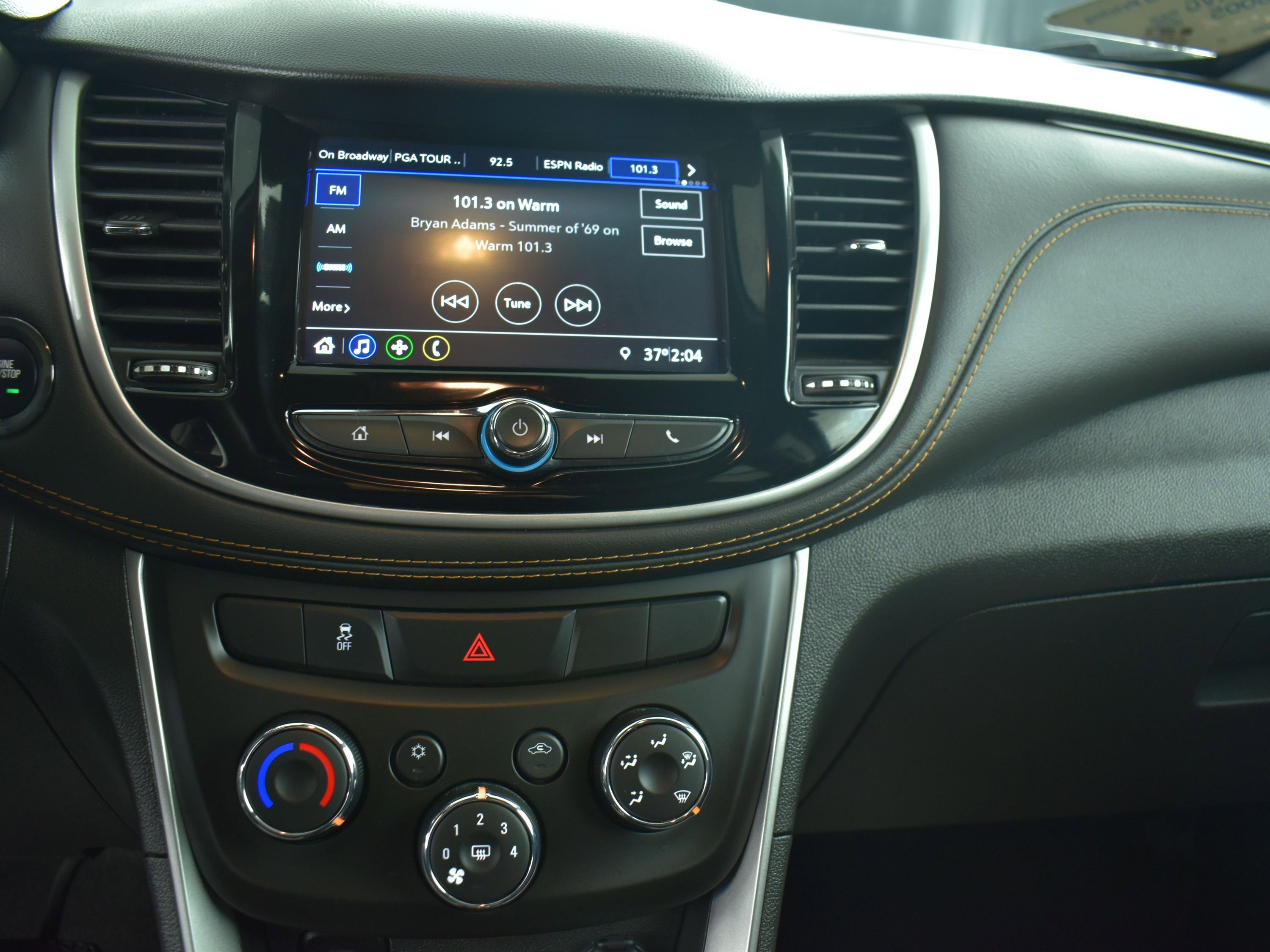 Used 2022 Chevrolet Trax LT w/ LT Convenience Package image 19