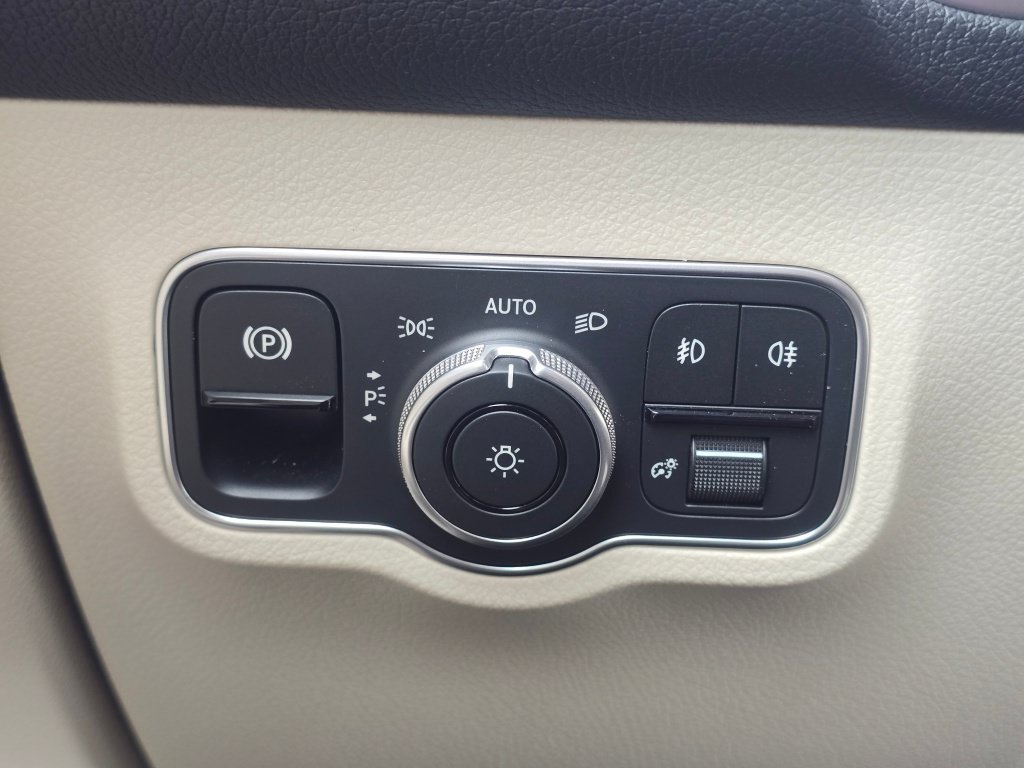 New 2026 Mercedes-Benz GLB 250 4MATIC image 39