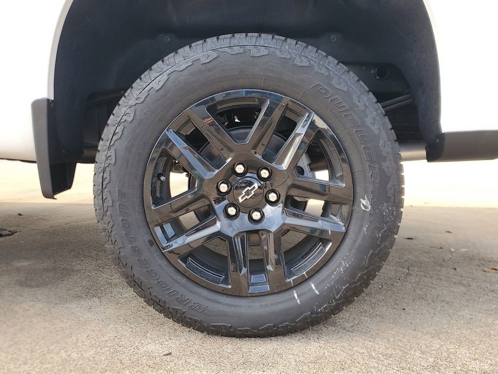 New 2026 Chevrolet Silverado 1500 Custom Trail Boss w/ LPO, Dark Essentials Package AWD/4WD image 8