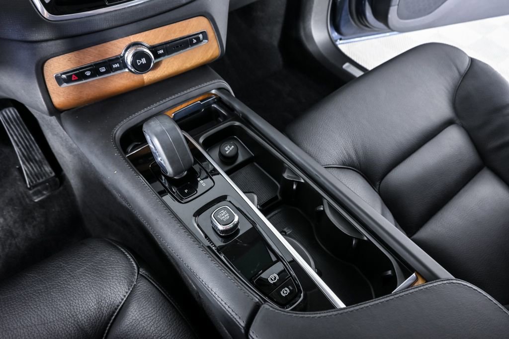 Certified 2023 Volvo XC90 B6 Plus w/ Protection Package AWD/4WD image 18