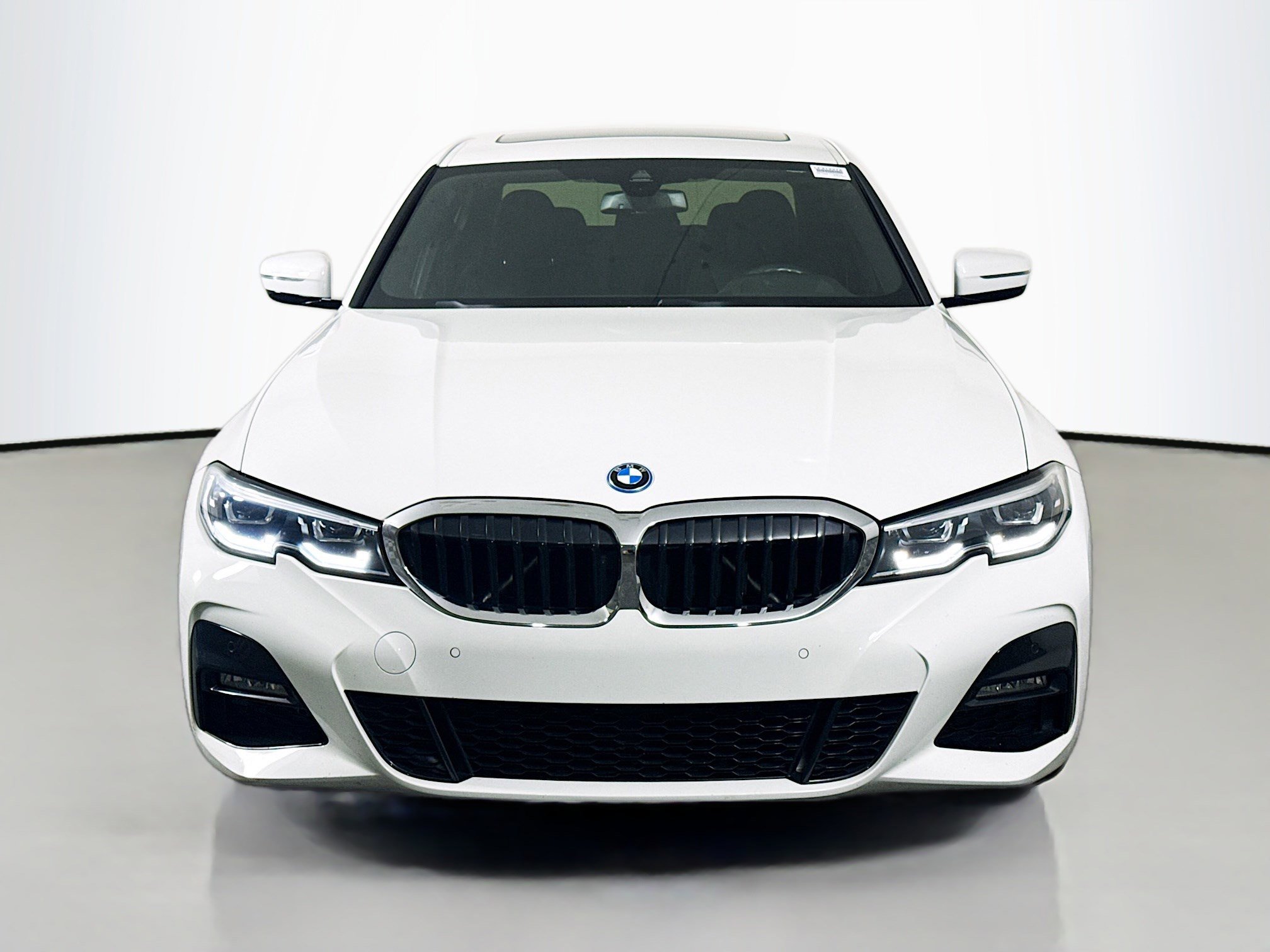 Used 2022 BMW 330e w/ M Sport Package image 2