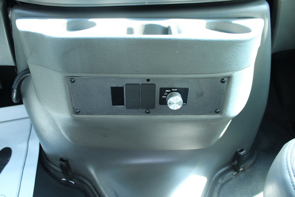 Used 2007 Ford E-250 and Econoline 250 RWD image 19