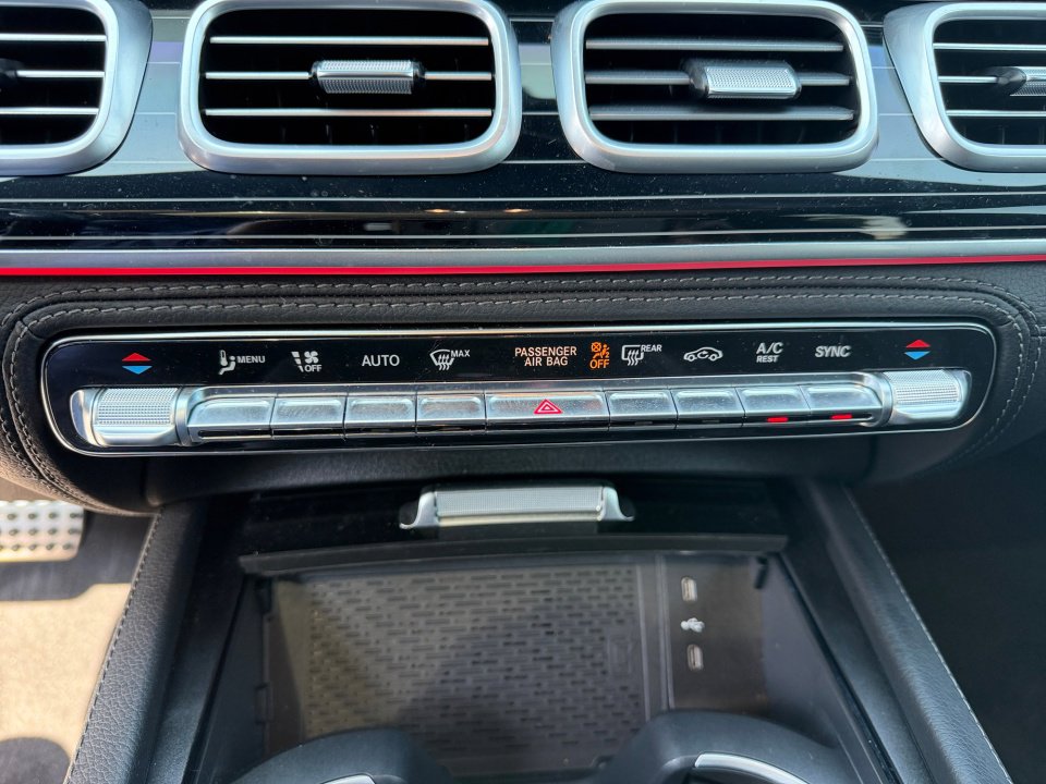 Used 2025 Mercedes-Benz GLS 580 4MATIC image 18