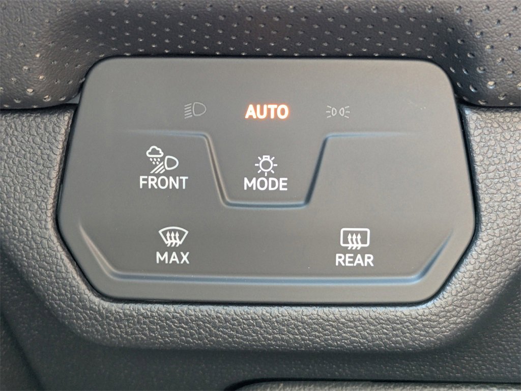 New 2026 Volkswagen Atlas Cross Sport SE image 28