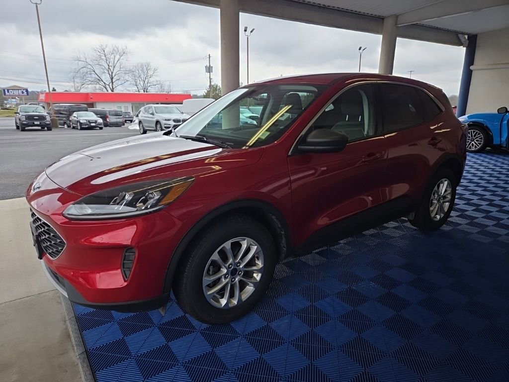Used 2022 Ford Escape SE w/ Convenience Package image 3
