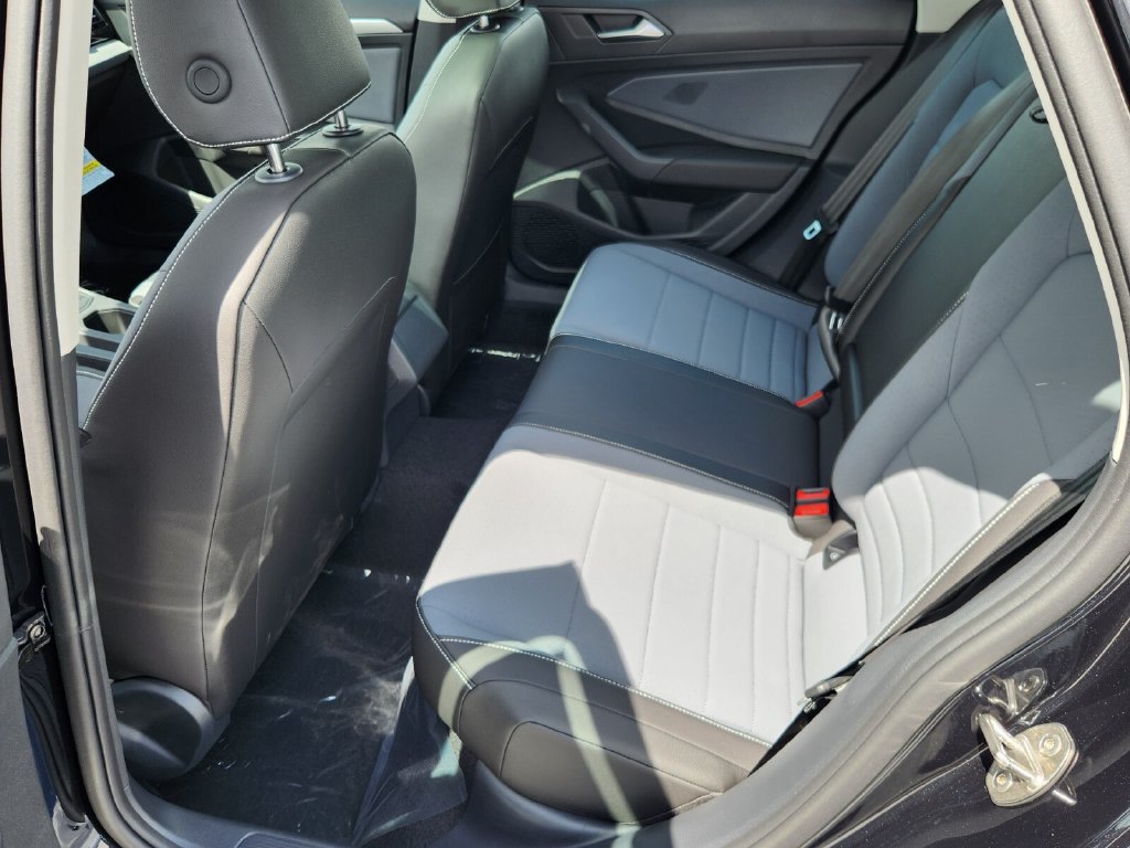 New 2027 Volkswagen Jetta SE FWD image 8