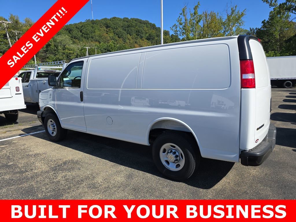 New 2025 Chevrolet Express 2500 w/ Communications Package video 3