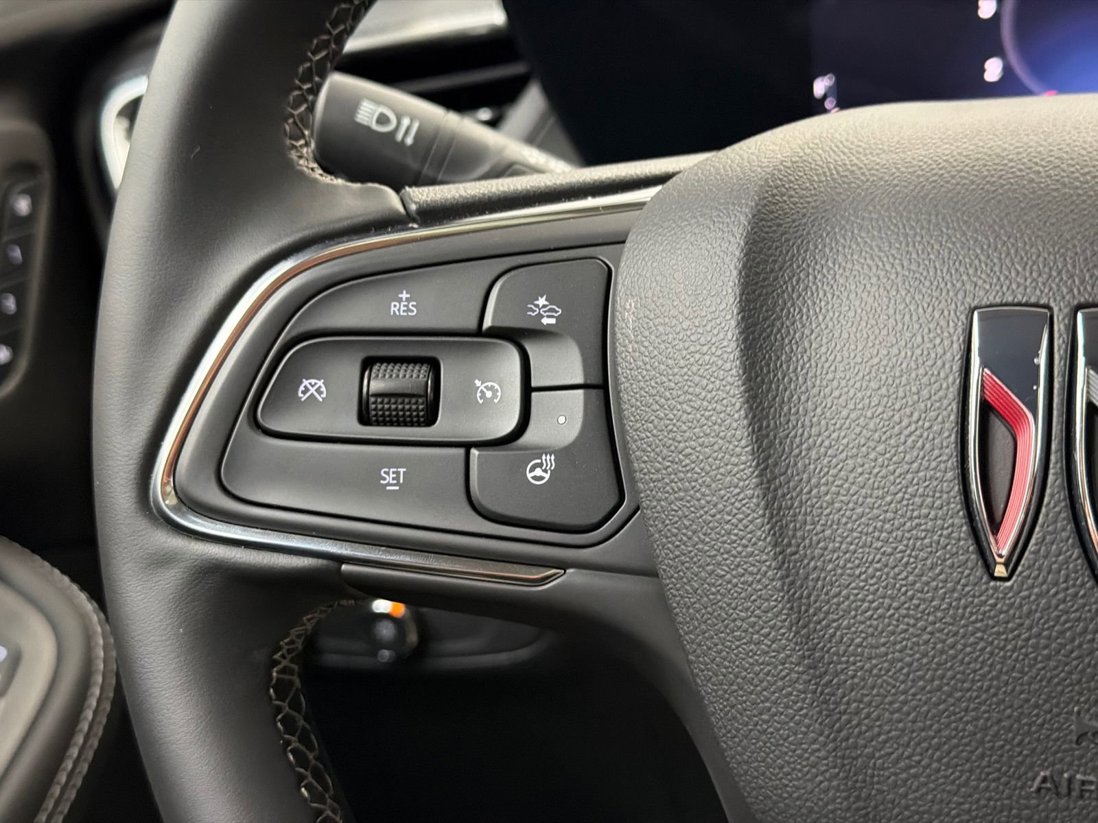 Used 2025 Buick Encore GX Avenir w/ Avenir Technology Package image 22