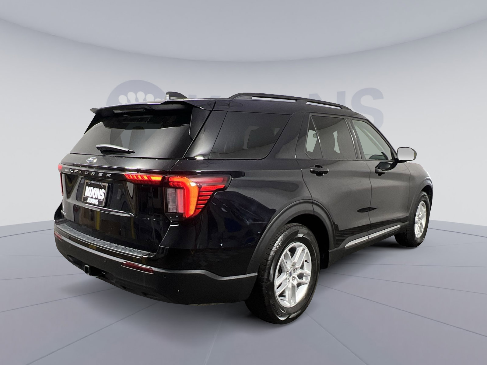 Used 2025 Ford Explorer Active RWD image 11