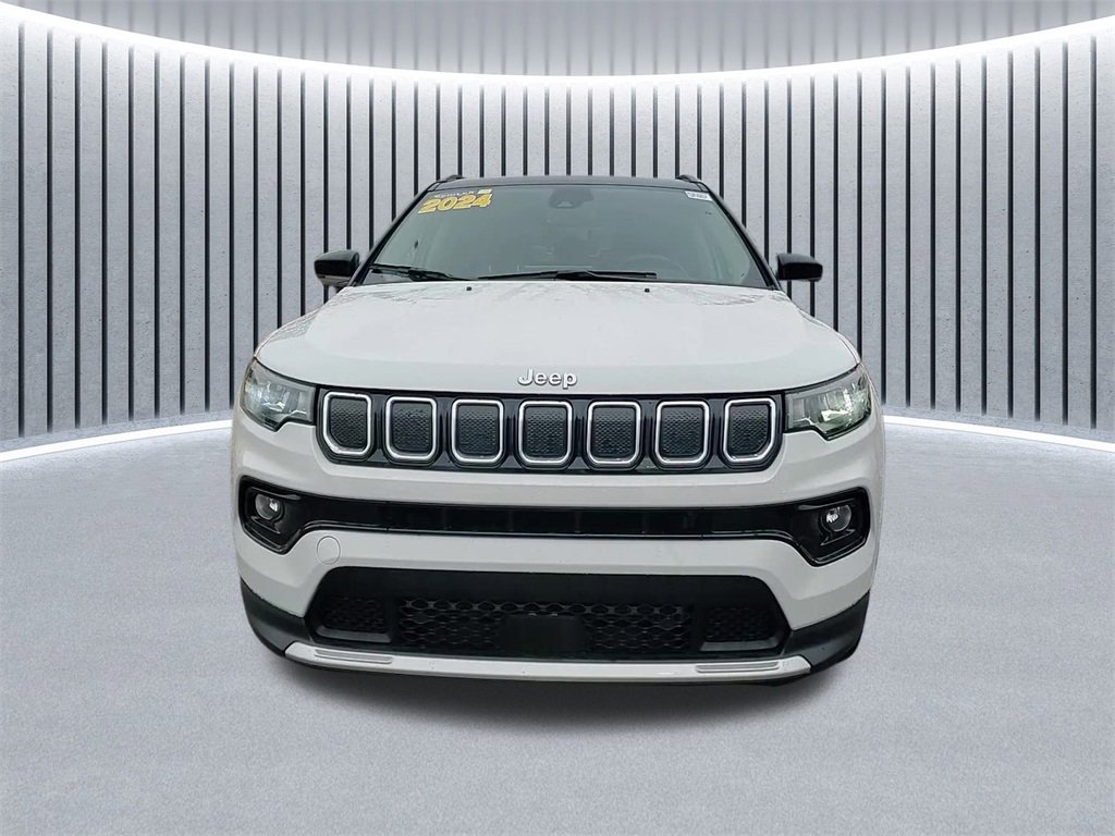 Used 2022 Jeep Compass Limited image 8