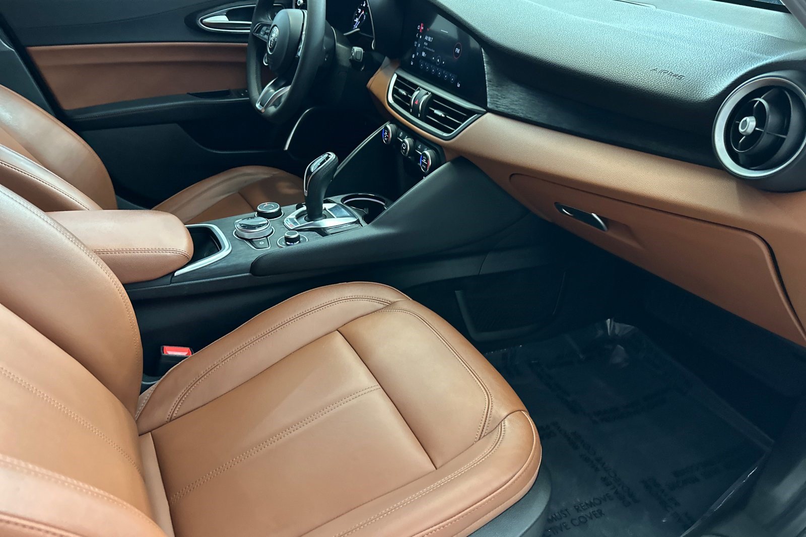 Used 2020 Alfa Romeo Giulia RWD image 25