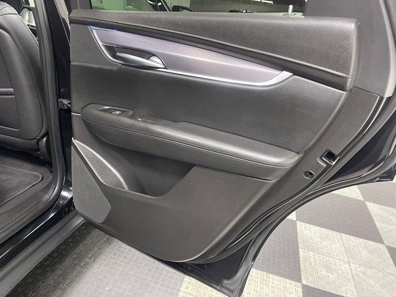 Used 2018 Cadillac XT5 Premium Luxury FWD image 14