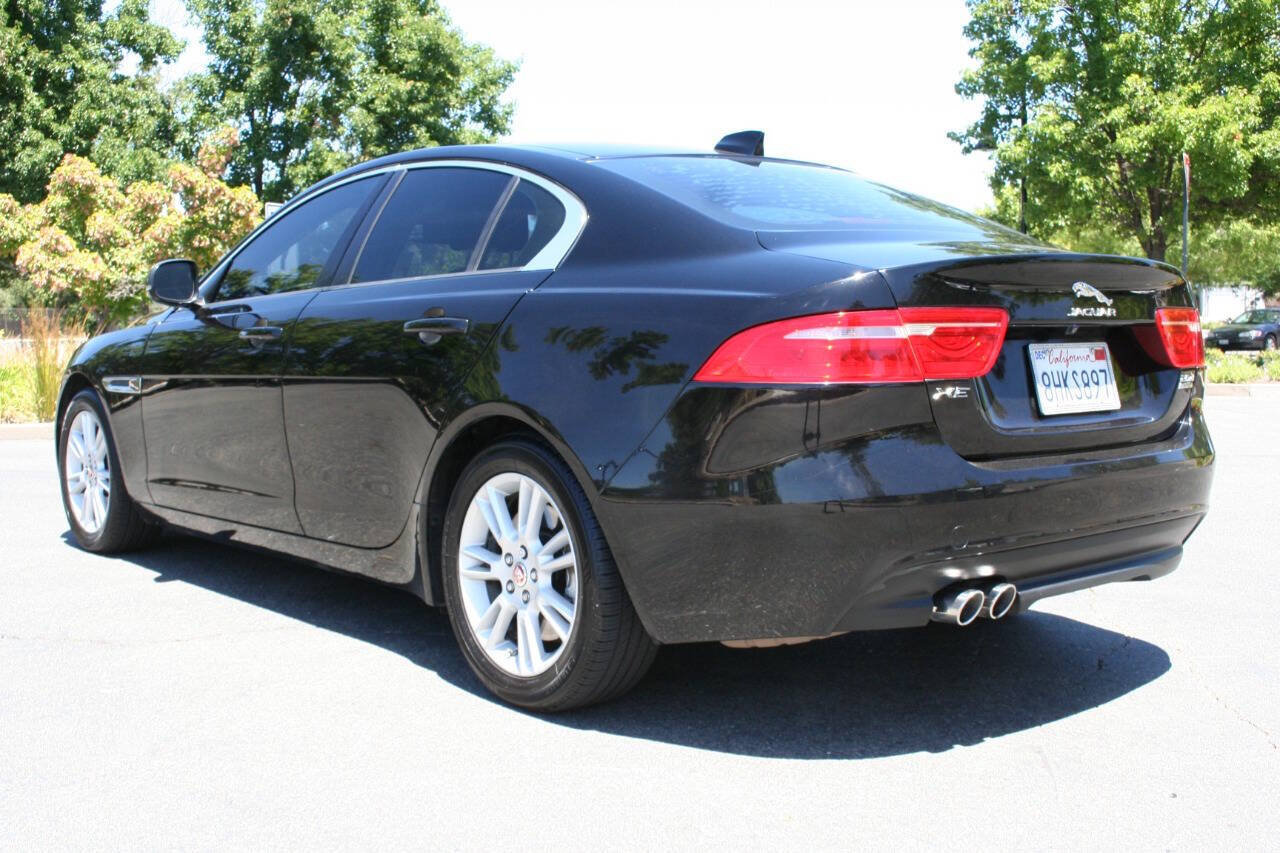 Used 2017 Jaguar XE Premium AWD/4WD image 7