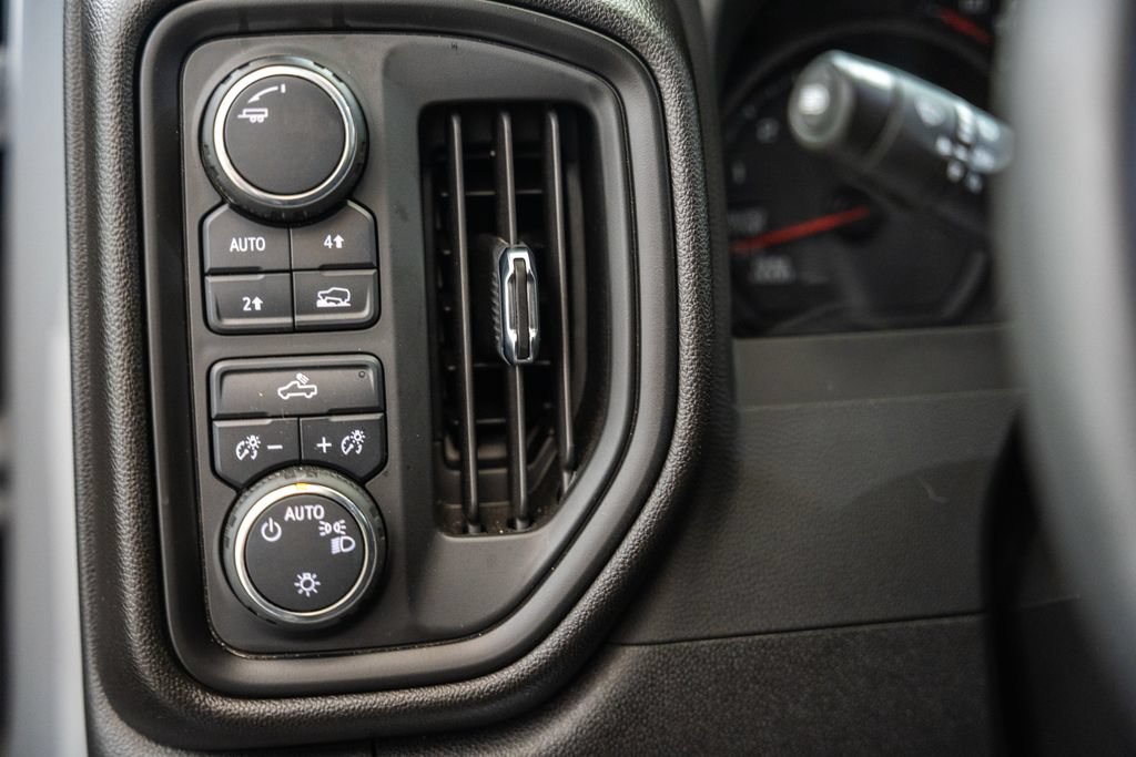 Used 2025 Chevrolet Silverado 1500 Custom w/ Turbomax Blackout Package AWD/4WD image 42