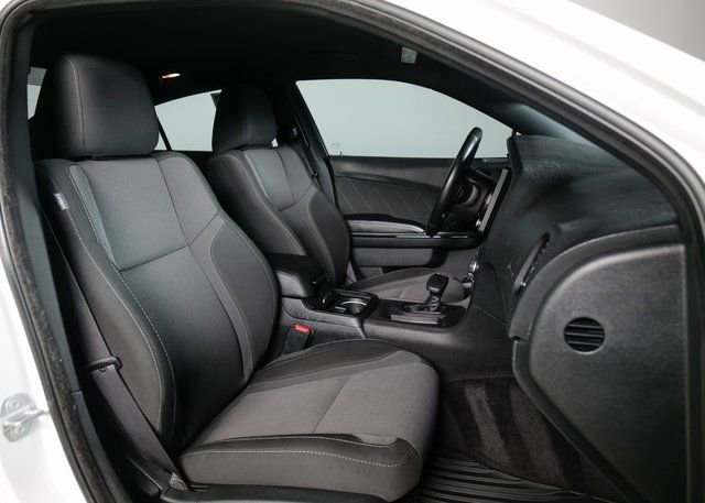 Used 2019 Dodge Charger SXT image 3
