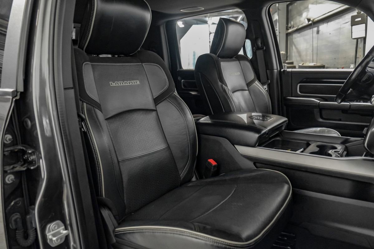 Used 2020 RAM 3500 Laramie w/ Night Edition image 34