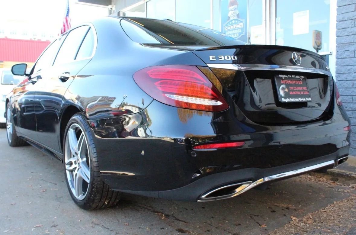 Used 2017 Mercedes-Benz E 300 4MATIC image 5